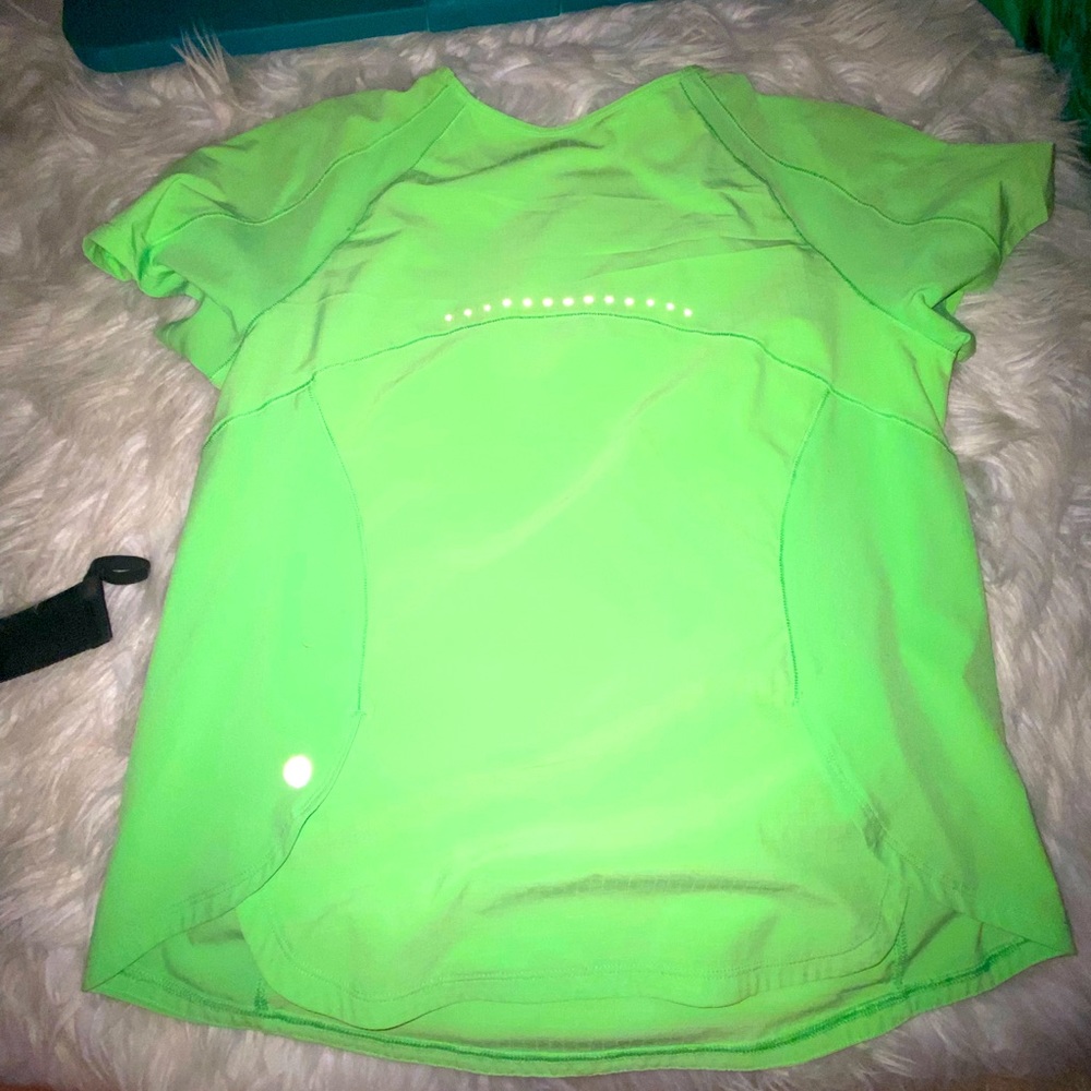 Grid Lululemon Tee 🧘‍♀️